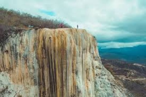 Visíta Hierve el agua oaxaca mitla con tours mayahuel.