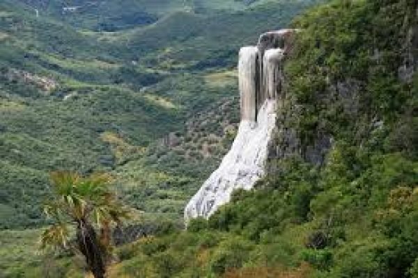 Visíta Hierve el agua oaxaca mitla con tours mayahuel.3